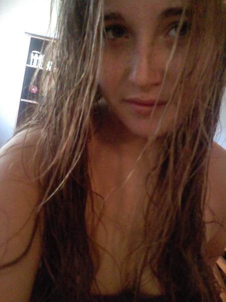 Julie petite coquine de 28 ans sur Vitry dans le val de marne cherche un plan cul