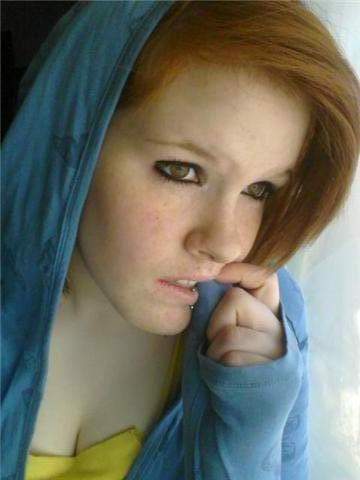 Elisa cherche un homme ou un couple pour un plan cul sur Lille