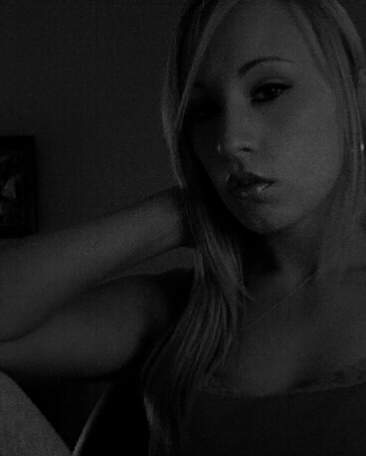 Camille jeune fille de 25 ans cherche un plan cul sur Poitiers
