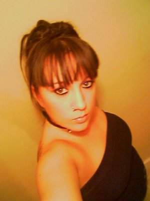 Jamila belle petite salope de 21 ans sur Poitiers