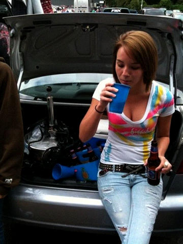 Melanie petite meuf sympa sur Le Mans cherche u!n plan cul