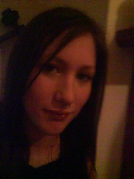 Alice 23 ans de Rennes recherche rencontre avec hommes