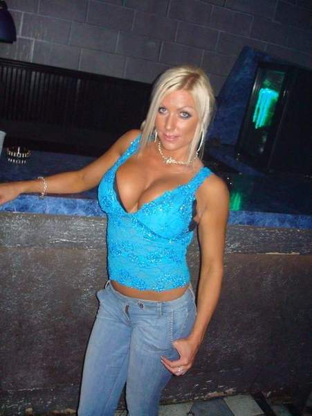 Femme bi cherche un plan cul sur Nantes