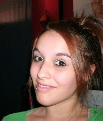 Pauline 26 ans pas de mec et envie de sexe Pauline 26 ans pas de mec et envie de sexe