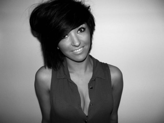 Belle chienne cherche plan q sur Paris Belle chienne cherche plan q sur Paris