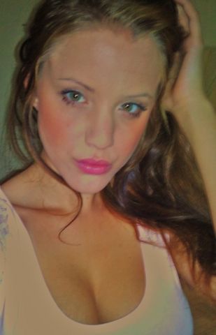 Coquine en manque de cul depuis des mois Coquine en manque de cul depuis des mois