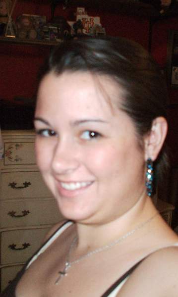 Femme sexy de 26 sur Lyon cherche un complice pour moments chauds