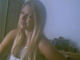 Jolie petite blonde de 26 ans sur bordeaux pour une rencontre avec un homme charmant