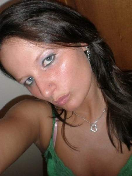 Laura petite meuf du sud cherche un plan cul sur Perpignan