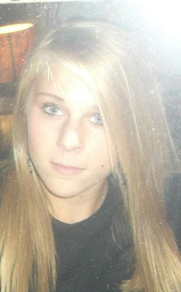 étudiante de 21 ans Paris cherche compagnon de jeux cultivé