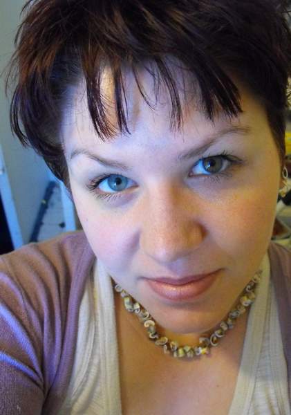 Belle femme 24 ans Dijon cherche partenaire pour rencontres calines