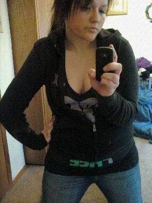 Femme sur Lyon cherche un plan cul pour remplacer son mec