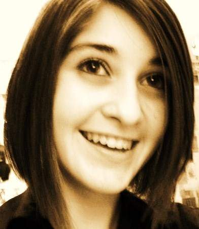 Jeune coquine  commerciale sur Marseille cherche homme sympa pour x