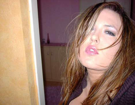 Femme 26 ans Paris recherche relation avec homme mur et plus si affinités