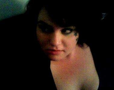 Caroline 23 ans sur Evreux cherche un plan cul