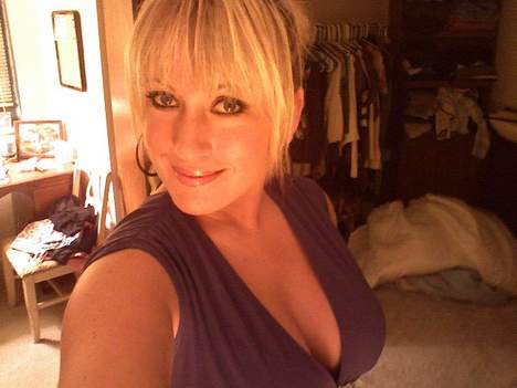 Melanie femme mariée sur Paris cherche un plan cul