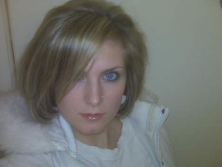 Femme d'une vingtaine d'année sur Paris recherche moments torrides