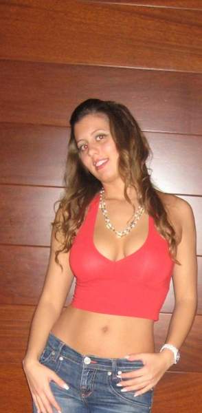 Femme cherche relation discrète avec homme sur Montpellier pour jeux érotiques