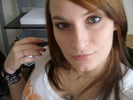 Emma Jeune femme de 28 ans cherche un plan cul sur Bordeaux