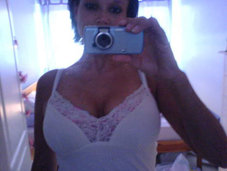 Femmes 27ans et un peu salope cherche hommes coquins sur Perpignan pour moments coquin