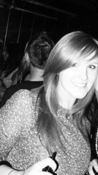 Jeune femme sur Cannes cherche un plan cul