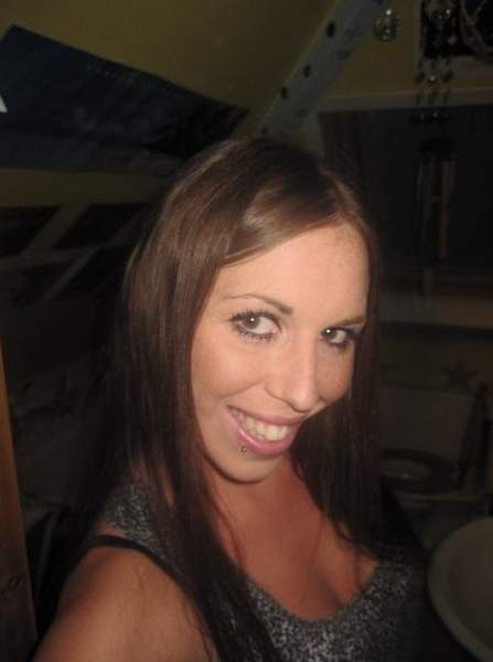 Femme sur Lyon recherche homme mignon pour plan cul