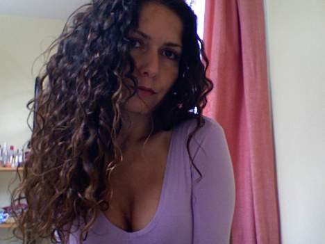 Paulette 29 ans de Paris cherche un plan cul avec un homme d'âge mur