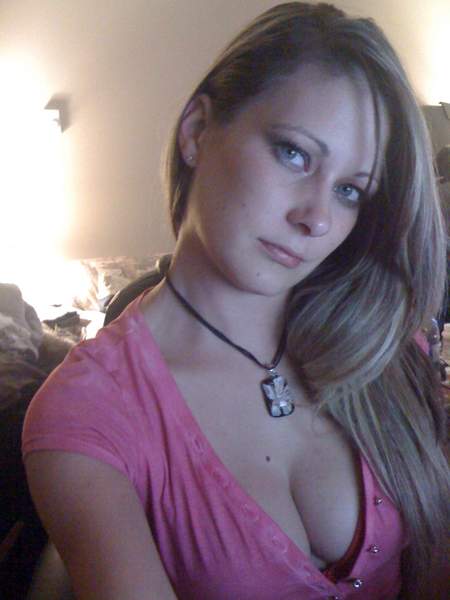 Amandine petit coquine de 25 ans sur Grenoble cherche un plan cul