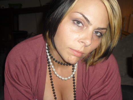 Femme de 28 ans prés de Le Mans cherche un plan cul