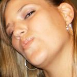 Femme de 22 ans cherche monsieur libertin sympa et souriant sur Nantes