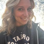 Blonde coquine à Lourdes, prête pour un pur moment de plaisir
