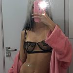 Hélèna, 40 ans à Saint-Étienne – J’adore quand on me tire les cheveux